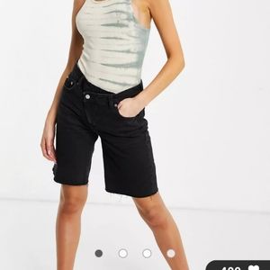 NWOT Weekday long shorts, crossover waist, sz 31